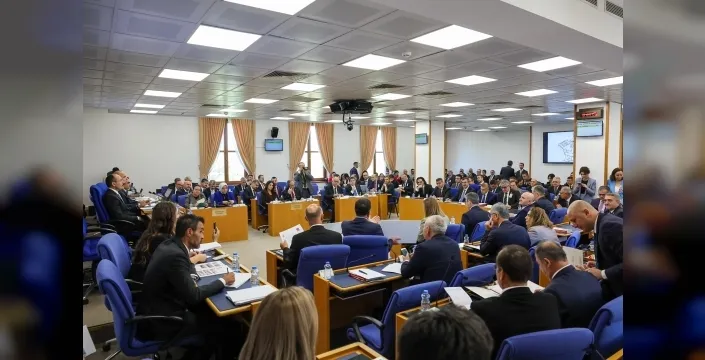 bütçe komisyonunda kıvılcım: emekliler için zam ve eşitsizlik tartışması
