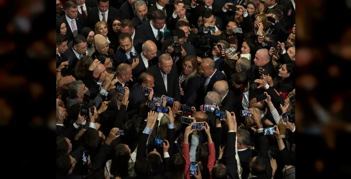 Cumhurbaşkanı Erdoğan, TBMM'deki resepsiyonda siyasi liderlerle bir araya geldi
