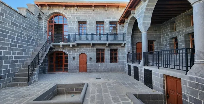 Diyarbakır'ın Sur ilçesinde tarihi doku yeniden hayat buluyor: 117 tescilli yapı tamamlandı