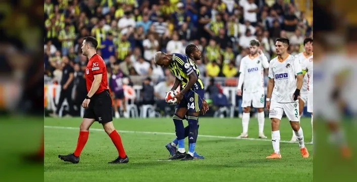 Fenerbahçe'de Talisca dönemi kapanıyor: Sözleşme uzatılmayacak