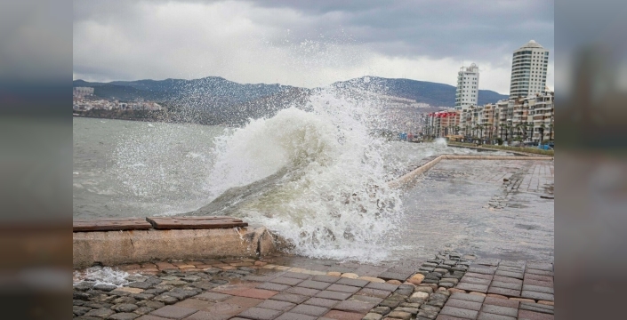 Fırtına uyarısı: Ege Denizi ve İzmir'de rüzgarlar artacak