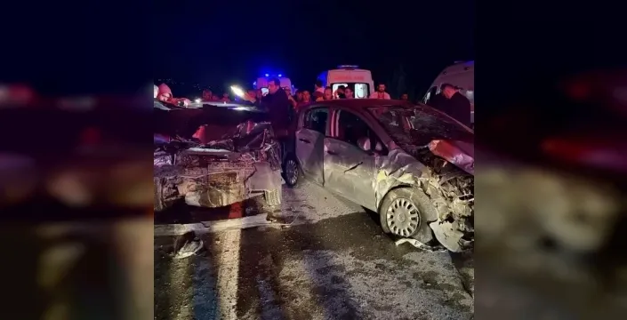 Gerzede kaza: Lastik değiştirirken çarpılan aracta 4 yaralı!