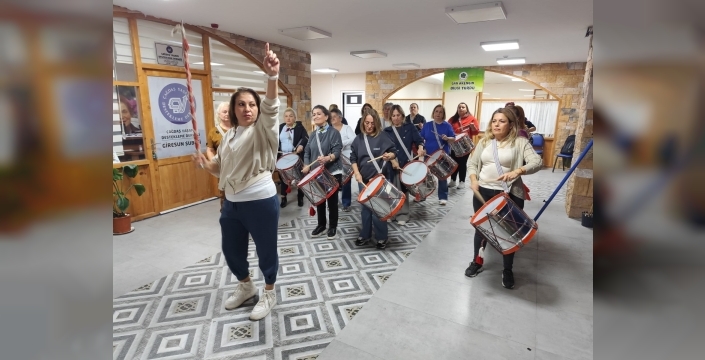 Giresunda 29 Ekim coşkusu: Kadınlardan oluşan bando takımı sahnede