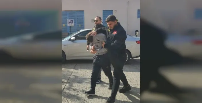Hastaneye kaldırılan yolcunun iç çamaşırında uyuşturucu bulundu