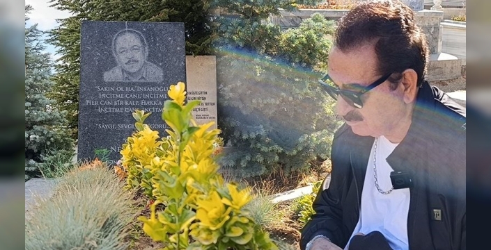 İbrahim Tatlıses, Neşet Ertaş'ı mezarı başında andı