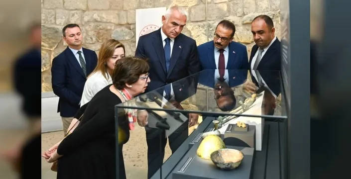İsviçre'den iade edilen 7 tarihi eser Bodrum Kalesi'nde sergileniyor