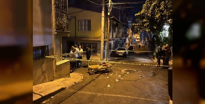 İzmir'de bıçaklı kavgada bir kişi öldü, şüpheli tutuklandı