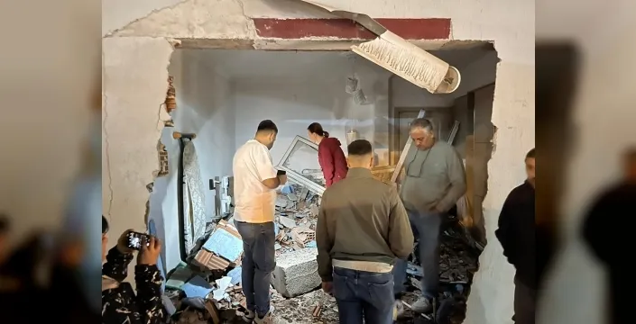 Kamyon apartmana girdi: Sakinler korku dolu anları anlattı