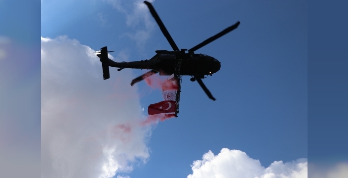 Kayseride 29 Ekim coşkusu: Komandolardan özel gösteri