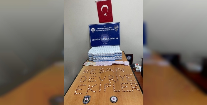 Keşan'da park halindeki araçta 16 bin 744 sentetik hap ele geçirildi