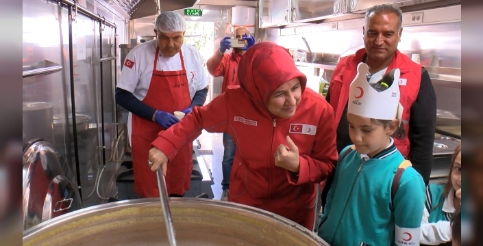 kızılaydan gazzeye hızlanan yardım hamlesi: Günlük 400 tır girişi başladı