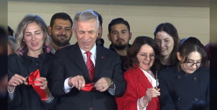 Mansur Yavaştan Cumhuriyet vurgusu: Karanlığa boyun eğmeden, ışıkta yürüyeceğiz!