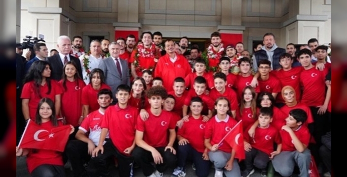 Milli sporcular eylül ayında göğsümüzü kabarttı: Avrupa ve Dünya şampiyonalarında 45 madalya!