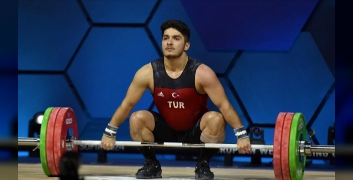 Muhammed Furkan Özbek: Norveç'te rekorla dünya şampiyonu