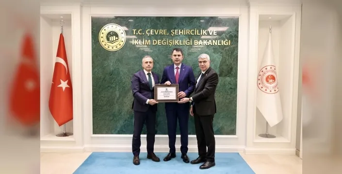 Osmaniye, bakan Kurum'a fahri hemşehrilik beratı verdi