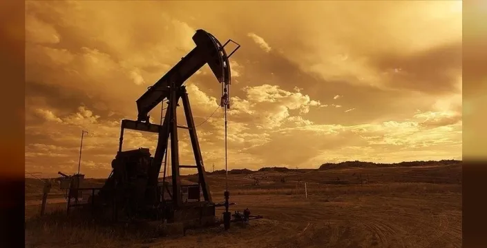 Petrol fiyatları düşüşte: Arz ve talep dengeleri sarsılıyor