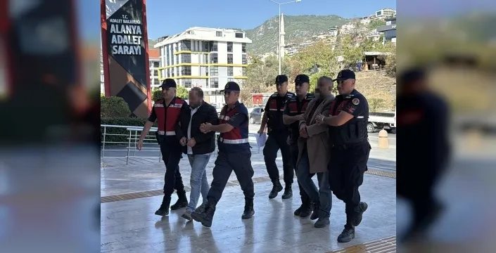 Sahte kimlikle 1,5 milyon avroluk arsa satan 6 şüpheli gözaltında