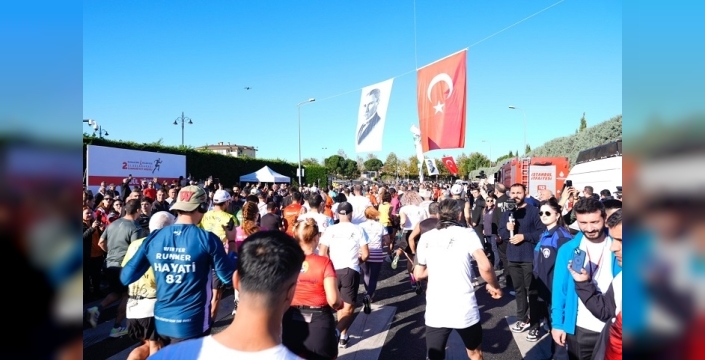 Sancaktepede Cumhuriyetin 102. yılına özel uluslararası koşu: 700 sporcu Cumhuriyet İçin Koştu