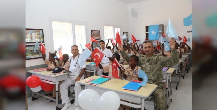 Somalideki şehit çocuklarına moral ziyareti: Türk Görev Kuvvetinden destek!