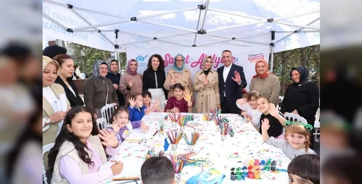 Sultangazi'de 'Emeğin Sultanları Festivali' kadınların el emeği ürünlerini sergiliyor
