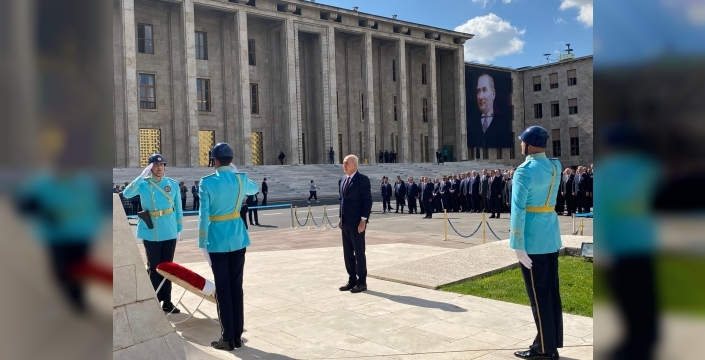 TBMM'de 28'inci Dönem 4'üncü Yasama Yılı Başladı: Kurtulmuş Atatürk Anıtı'na Çelenk Bıraktı