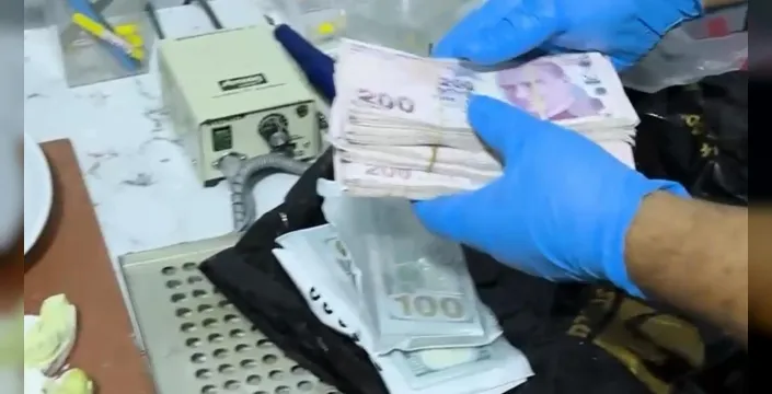 Tuzluca'da sahte diş kliniği operasyonu: 21 bin 400 dolar ve 65 bin 900 lira ele geçirildi