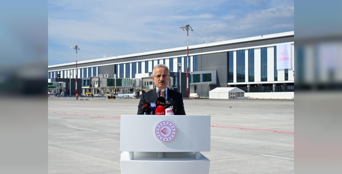 Ulaştırma Bakanı Uraloğlu: 2025'in ilk 9 ayında hava yoluyla seyahat eden yolcu sayısı arttı
