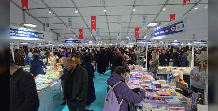 Vali Davut Gül: Kitap okuma alışkanlığı aileleri güçlendiriyor
