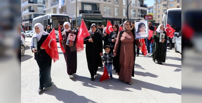 Van'da evlat nöbeti: Anneler teröre karşı umutlu