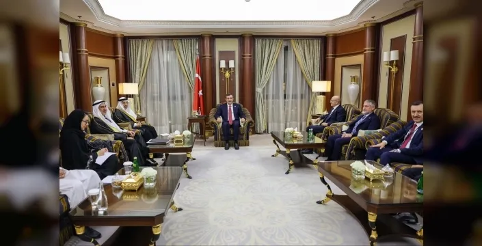 Yılmaz ve el-Falih, Riyadda ekonomik ilişkileri ele aldı