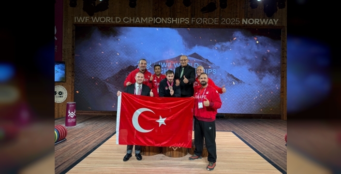 Yusuf Fehmi Genç'ten Dünya Şampiyonası'nda bronz madalya