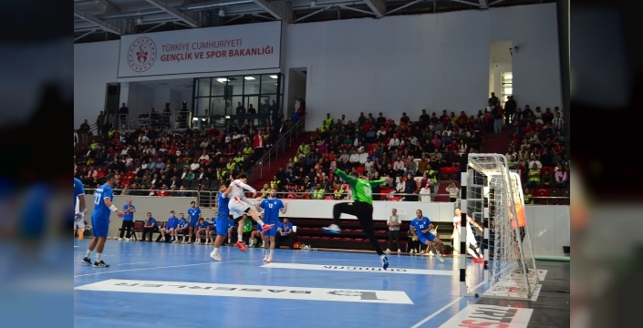 A milli hentbol takımı, güney kıbrıs rum kesimini farklı geçti