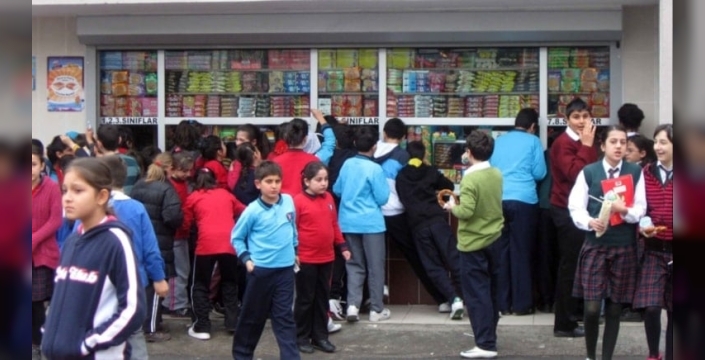 Açlık sınırı altındaki çocuklar: Devlet desteği kantin hesabını bile tutmuyor!