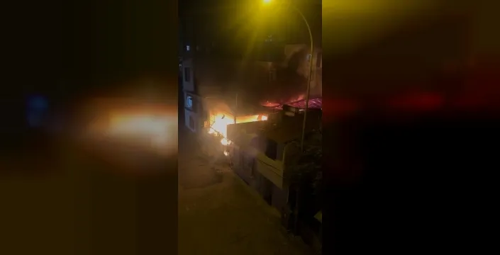 Adana'da ev küle döndü: Yangının gizemi çözülüyor mu?