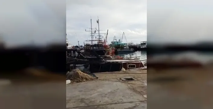 Antalya'da yıldırım felaketi: 3 tekne alevlere teslim oldu