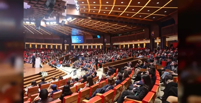 Bakan Bolat'tan e-İhracatçılara şok müjde: Yeni kredi paketiyle ihracat artışı devam ediyor!