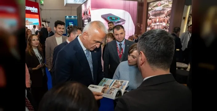 Bakan Ersoy'dan turizmde dev adımlar: 64 Milyar dolar hedefine doğru koşuyoruz
