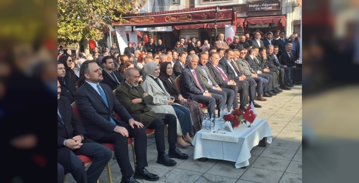 Bakan Göktaş'tan Nallıhan'a umut vurgusu: Kalkınma gençlerin hayallerini gerçek kılarak mümkündür