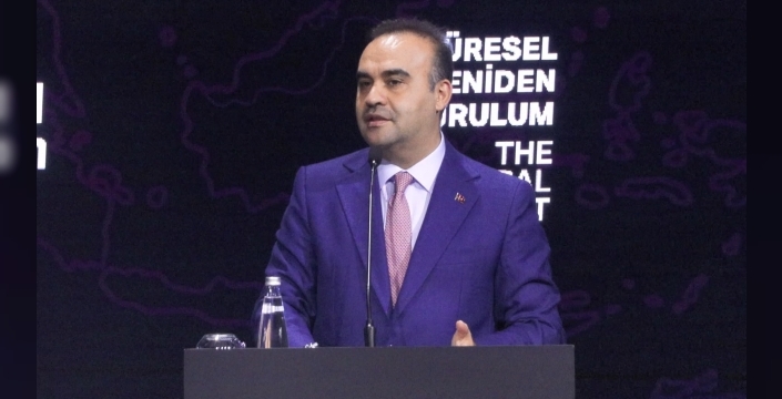 Bakan Kacırdan küresel yapay zeka çağrısı: İnsanlık yararına evrimleşmeli