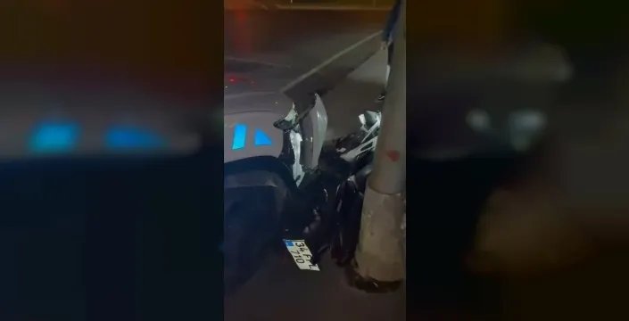 Beşiktaş'ta dram: Ehliyetsiz motosikletli polis aracına çarptı, şüphelilerin 12 suç kaydı ortaya çıktı!