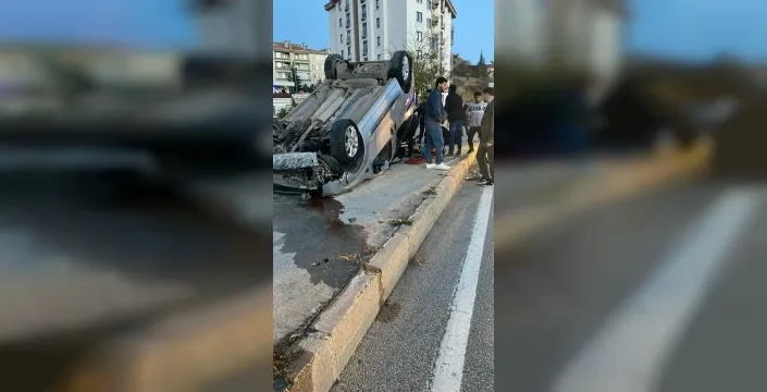 Bisiklet süren çocuğun üzerine devrilen otomobil kazası