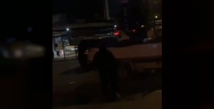 Buca'da korkunç saldırı! Oto galeriye patlayıcı atıldı, 2 şüpheli yakalandı!
