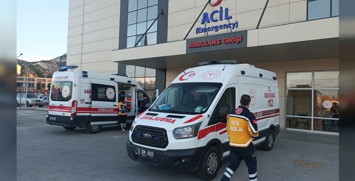 Burdur'da okul çıkışı dramı: Parkta 5 öğrenci arkadaşlarını darbetti, genç kız hastanelik oldu!