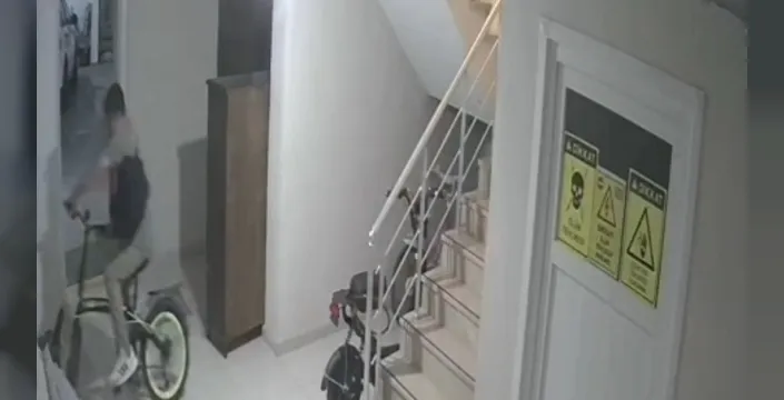 Büyükçekmece'de güvenlik kamerasına yakalanan bisiklet hırsızı adliyeye sevk edildi