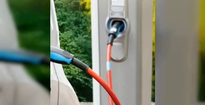 Elektrikli araç devrimi hız kesmiyor: Türkiye'de şarj noktaları 37 bine yaklaştı!