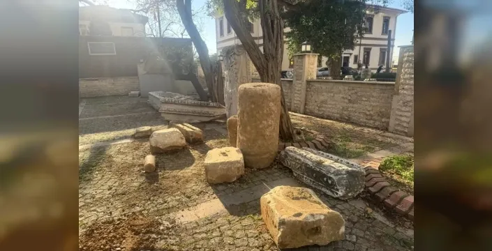 Erdek'te saklı tarih gün yüzüne çıktı: Bin yıllık Bizans sütunları keşfedildi