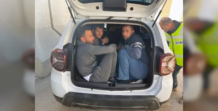 Hatay'da şok operasyon: 12 kaçak göçmen kurtarılırken 3 organizatör tutuklandı