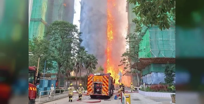 Hong Kong'da gökdelen faciası: 4 can kaybı, çok sayıda kişi mahsur kaldı