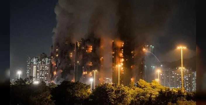 Hong Kong'da tarihi yangın faciası: Ölü sayısı 146'ya yükseldi, 100 kişi hala kayıp