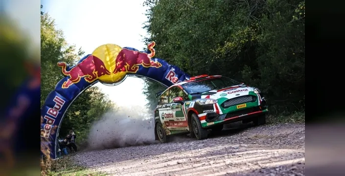 İstanbul Rallisi'nde Ali Türkkan zaferini ilan etti